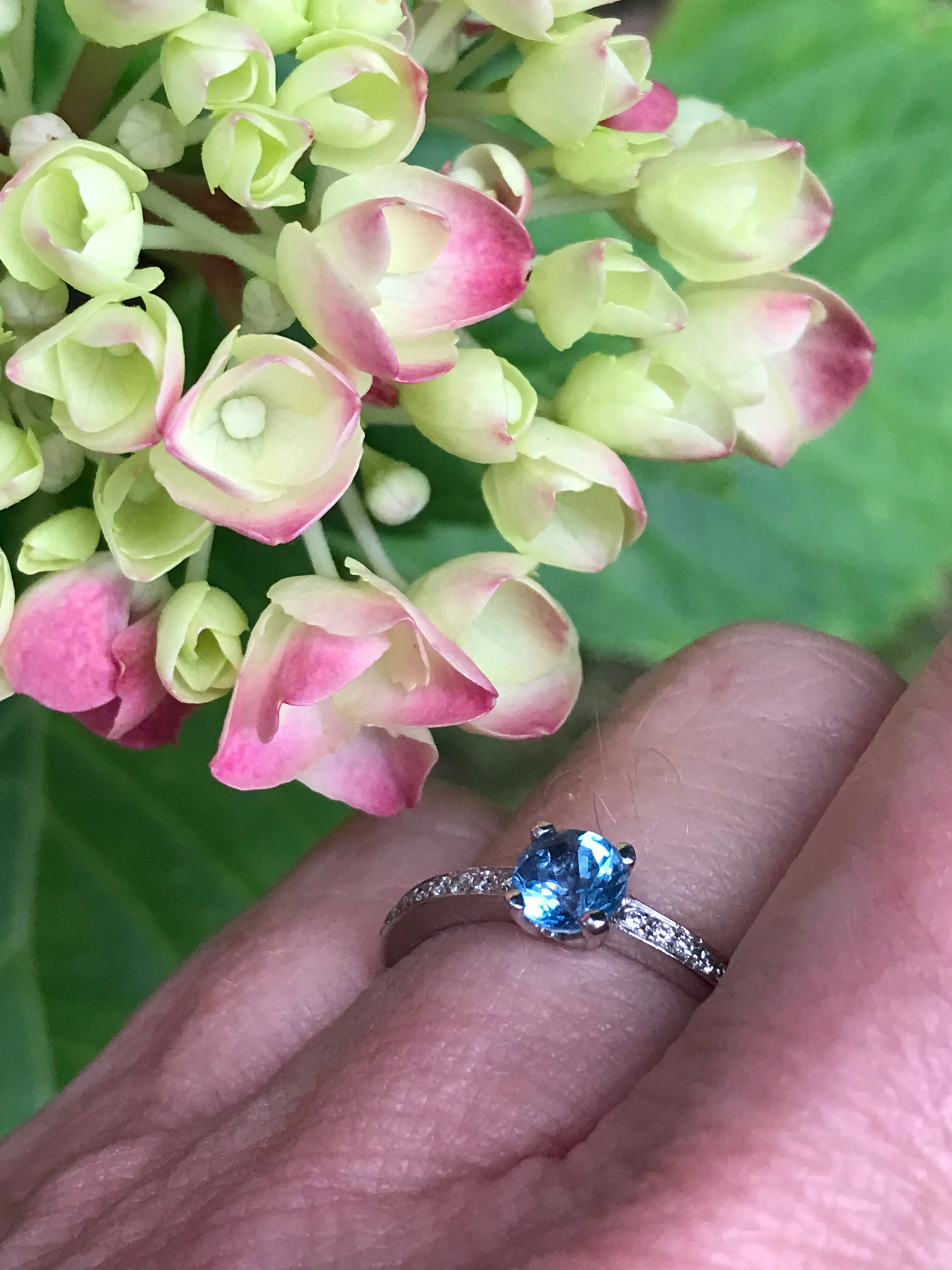 Platinum aquamarine & diamond ring