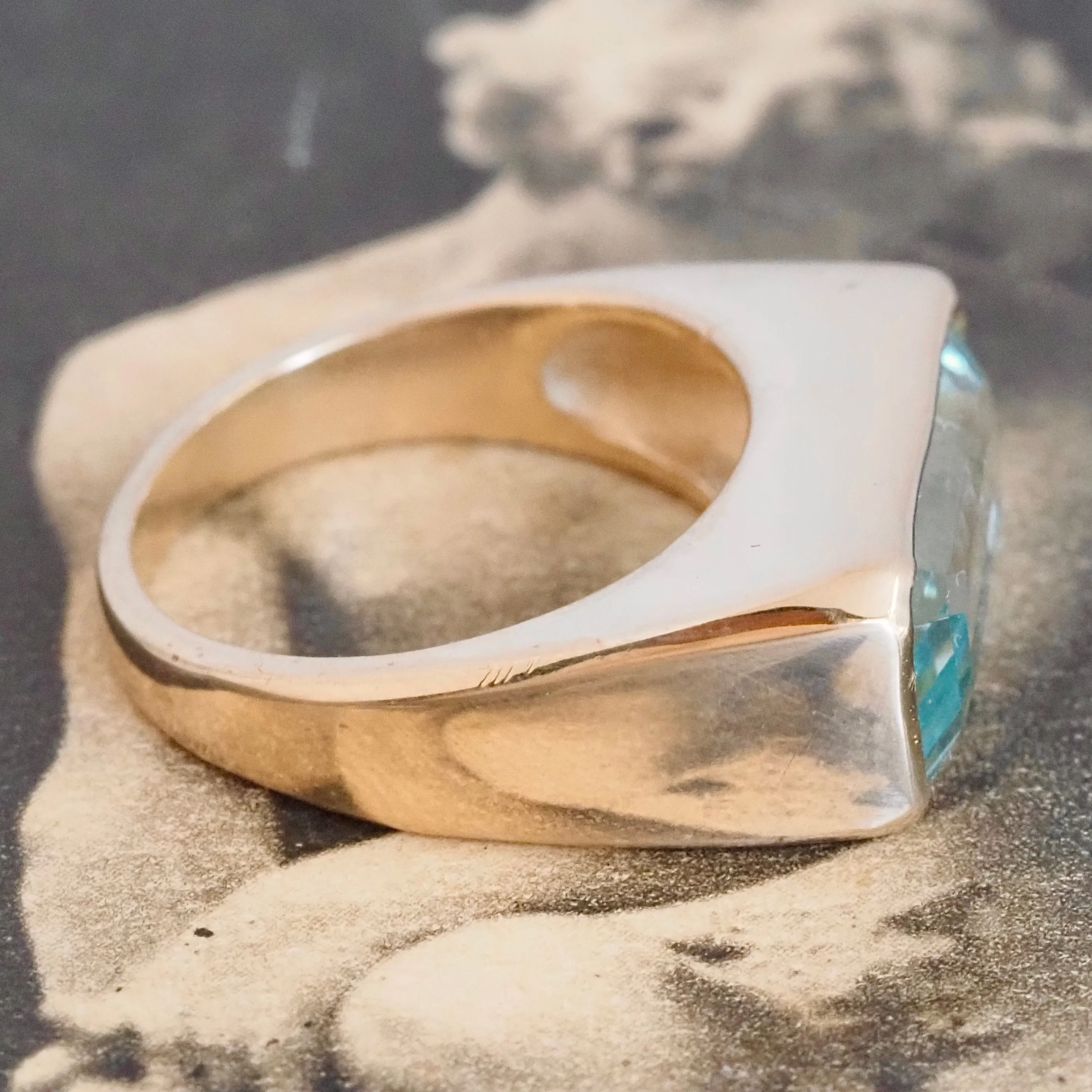 Vintage 14k Gold Aquamarine Saddle Ring